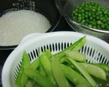 さや付きえんどう豆で☆豆ご飯作り方4写真