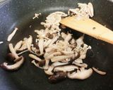 【冷蔵庫掃除】水菜ときのこのツナ炒め作り方1写真