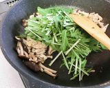 【冷蔵庫掃除】水菜ときのこのツナ炒め作り方2写真