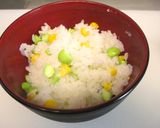 コーンと枝豆のおにぎり2種♡マヨ＆塩作り方3写真