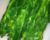 菜の花の豚バラ巻き〜(=ﾟωﾟ)ﾉ作り方1写真