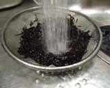 油揚と釜揚げシラスと戻しひじき丼作り方3写真