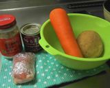 ジャガイモ・ニンジン・鶏肉のカレー粉炒め作り方1写真