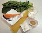 牛乳で。鮭とほうれん草のクリームパスタ作り方1写真