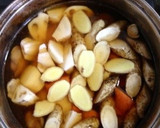 生姜風味の☆やわらか砂肝と根菜の煮物作り方3写真