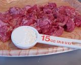 ＊*牛肉とトマトの赤ワイン炒め*＊作り方1写真