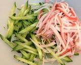 超簡単！副菜にも☆胡瓜とカニカマのサラダ作り方1写真