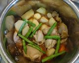 子供も喜ぶ　里いもと鶏肉のカレー醤油煮作り方3写真