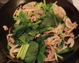 栄養満点！豚肉とほうれん草の玉子とじ作り方5写真