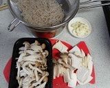 きのこと糸こんにゃくのガーリック炒め作り方1写真