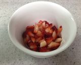 簡単　朝食に　苺のトライフル作り方2写真