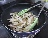 イタリアン風ごぼうのバジリコ炒め作り方4写真