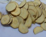 簡単♪ほんのり甘いさつまいもチップス作り方1写真