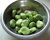 春のおつまみ✿空豆と桜エビの塩麹炒め作り方1写真