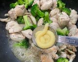 鷄手羽トロ肉とブロッコリーのソテー作り方5写真