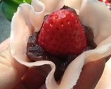 桜餅の皮で♡花咲く♪苺大福風の和スイーツ作り方7写真