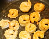 ビールもゴハンもすすむ！海老のピリ辛炒め作り方5写真
