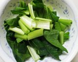 小松菜とぶなしめじのインスタントラーメン作り方1写真
