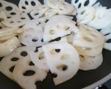 レンコンと鶏もも肉のマヨ炒め作り方3写真