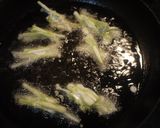 ブロッコリーの茎のかき揚げ♪　抹茶塩作り方3写真