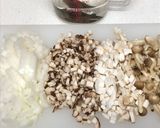 逸品*きのこと鶏ひき肉の和風パスタ作り方1写真
