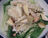 青梗菜ときのこたちのオリーブオイル蒸作り方3写真