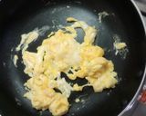 簡単!!卵としめじの炒め物!!作り方5写真