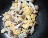 簡単!!卵としめじの炒め物!!作り方7写真