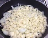 フライパンひとつで！ハムじゃがマヨ炒め作り方1写真