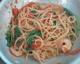 えびとルッコラとトマトのパスタ作り方3写真