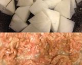 豚ひき肉でトロトロ新玉ねぎと大根煮❀作り方1写真