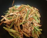 新じゃがとアスパラの塩麹鶏炒め作り方5写真