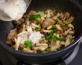 甘麹と醤油で、簡単ぶたしめじ炒め作り方3写真