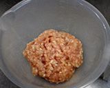 塩麹さん de 鶏そぼろごはん作り方1写真