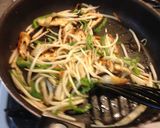 簡単♡もやし椎茸、彩り野菜の塩麹炒め♬作り方3写真