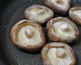 焼き椎茸のヨーグルトベーコンペッパーのせ作り方2写真
