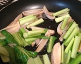 豚肉とれんこんと小松菜のオイスター炒め♬作り方5写真