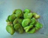 そらまめと茹で鶏のサラダ作り方1写真