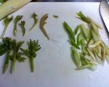 ウドと豚肉の味噌マヨ和え作り方1写真