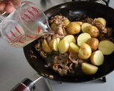 新じゃがと豚肉の黒胡椒煮作り方4写真