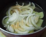 春です♪新じゃがと新玉ねぎの味噌汁★作り方3写真
