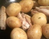 新じゃが（小芋）と鶏のスペアリブのあめ煮作り方2写真