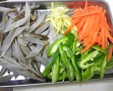 ごぼうの３色炒めｂｙしょうゆ麹作り方1写真