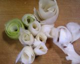 飾り切り☆大根の皮de白薔薇作り方8写真