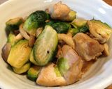 芽キャベツとチキンの炒め物作り方4写真