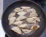 皮も手作り♪おいしい餃子作り方10写真