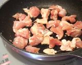 鶏とズッキーニのピリ辛醤油炒め作り方1写真