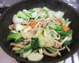 野菜たっぷりのコンソメスープ作り方2写真