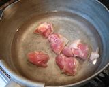 新玉ねぎと鶏肉の味噌汁✿作り方1写真