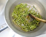 育ちすぎたフキノトウのキンピラ作り方4写真